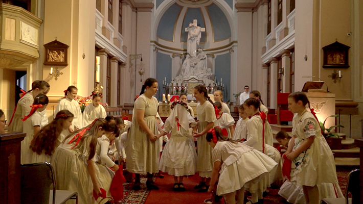 The Crown and the Veil Laura Taillefer Viñas Spain 400